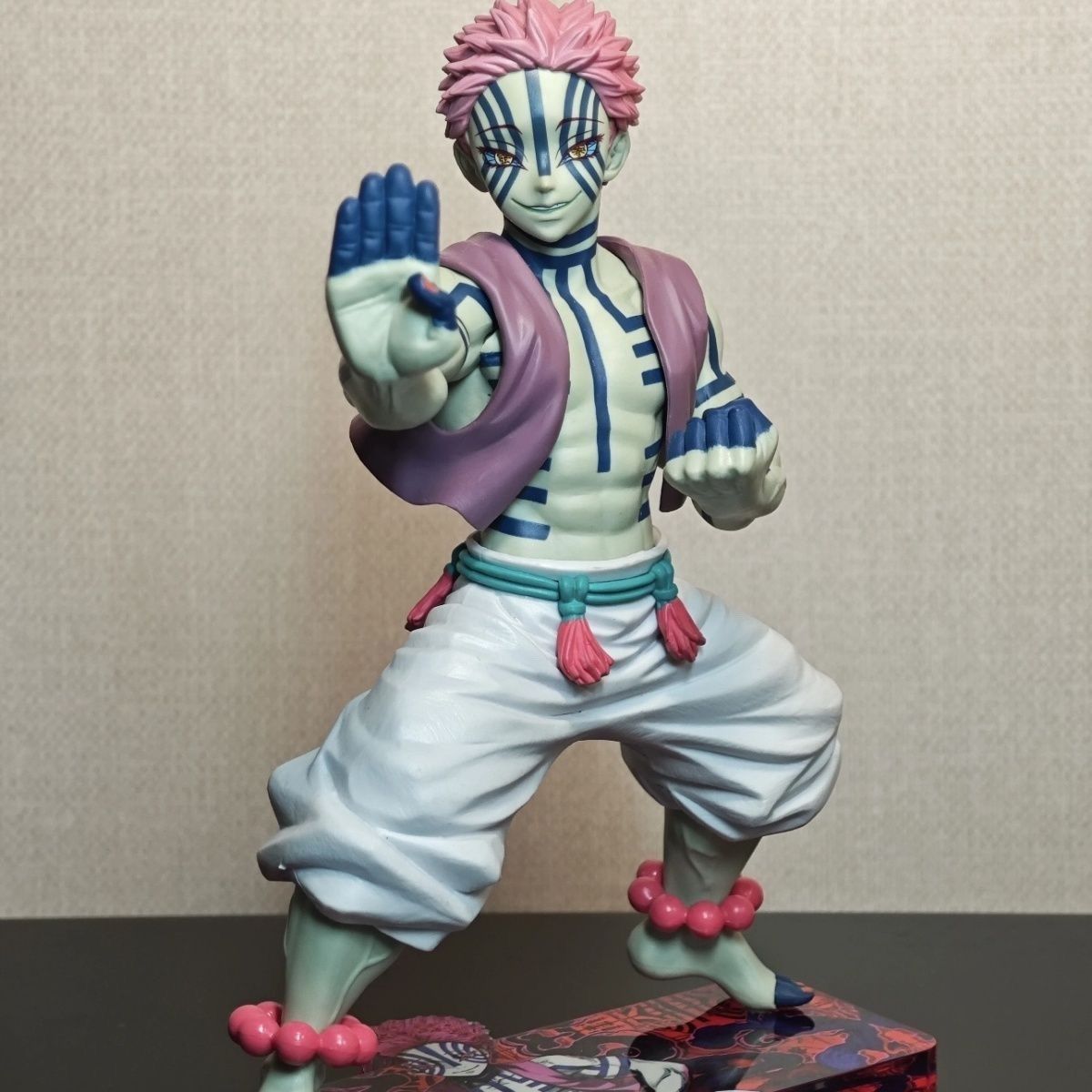 Demon Slayer 15cm Üst Ay Üçlü  - Cosplay Prop Display incelemesi ve fiyatı